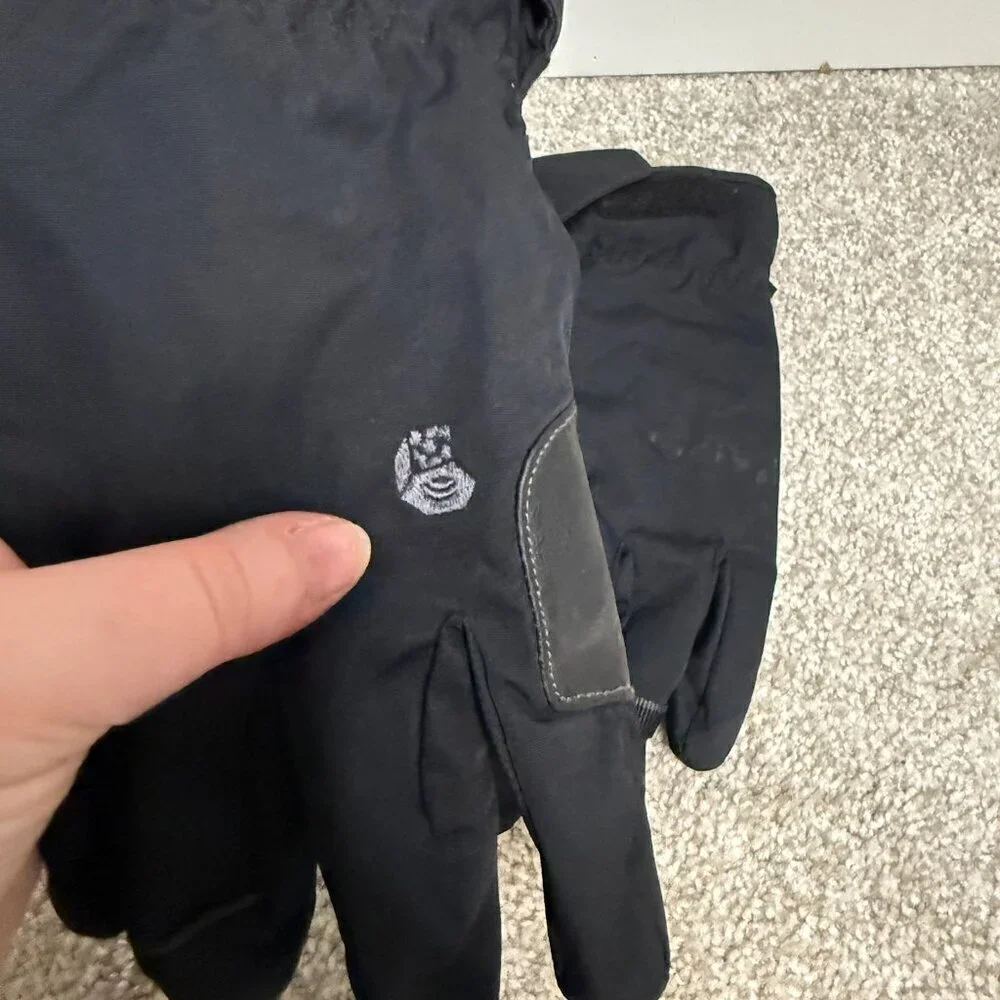 Mountain‎ Hardware black winter ski gloves